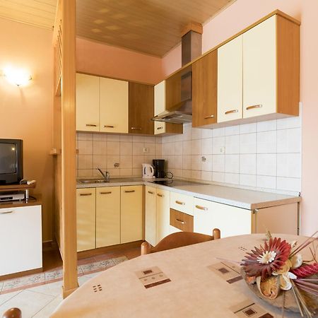 Apartments Kori Фунтана Екстериор снимка