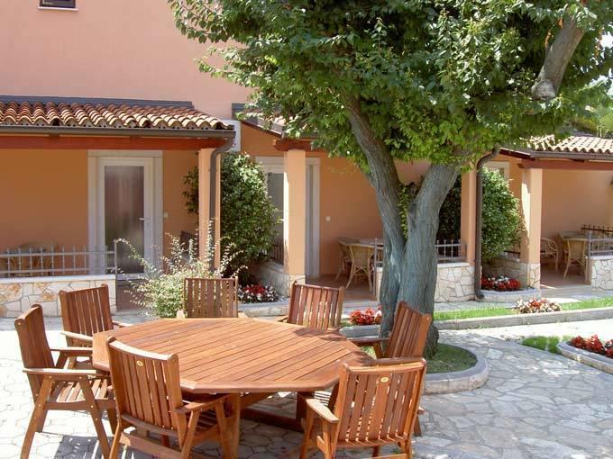 Apartments Kori Фунтана Екстериор снимка