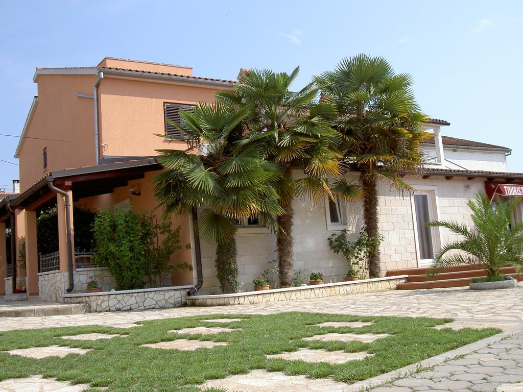Apartments Kori Фунтана Екстериор снимка