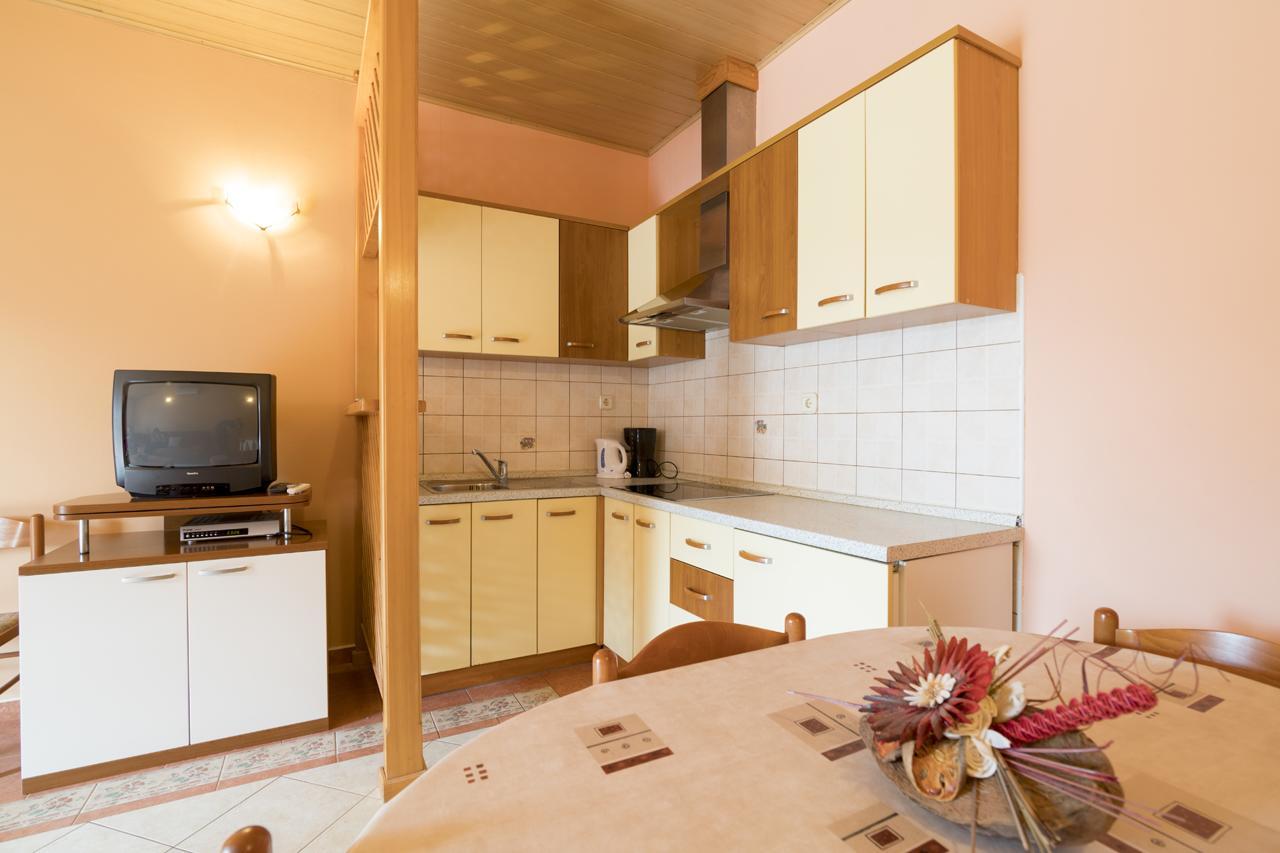 Apartments Kori Фунтана Екстериор снимка