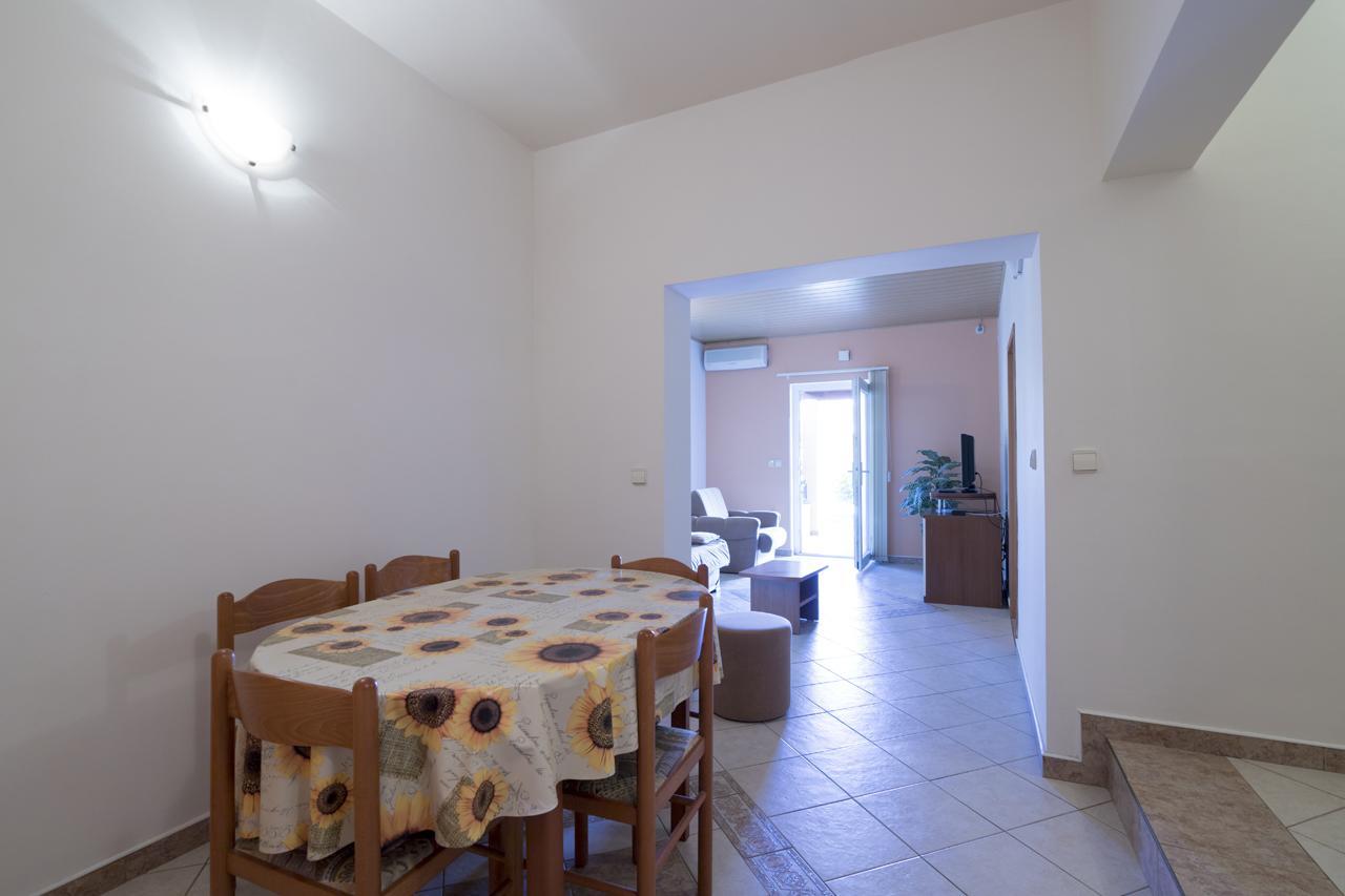 Apartments Kori Фунтана Екстериор снимка