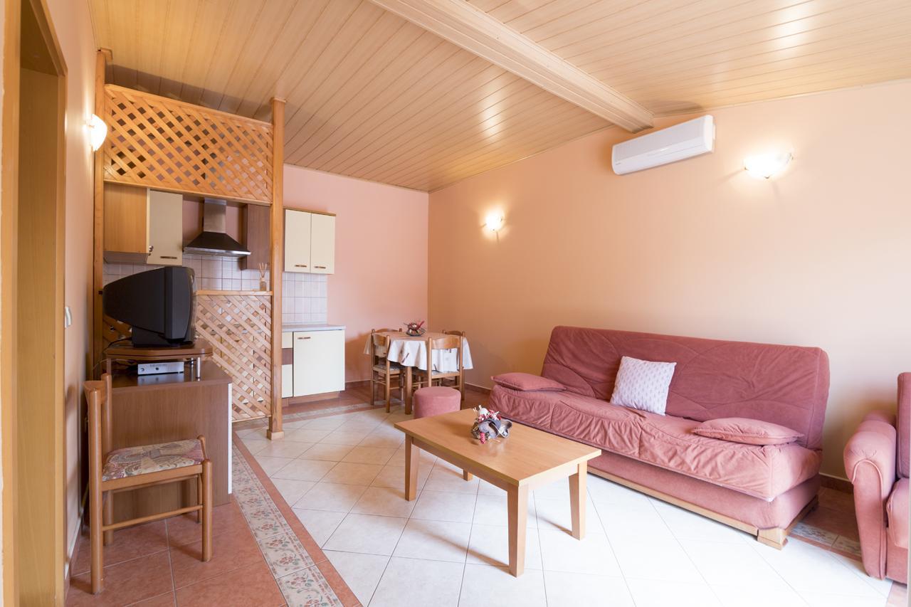 Apartments Kori Фунтана Екстериор снимка
